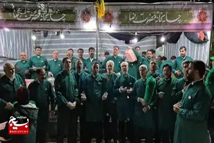 همخوانی خادمیاران رضوی در تجمع مردمی شهرستان رزن