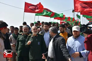گزارش تصویری بازدید فرمانده کل سپاه پاسداران انقلاب اسلامی از یادمان شهدای والفجر ۸ در اروند