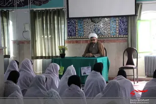 جوانان مراقب افکار مسموم و انحرافی برخی از چهره های  مشهور باشند