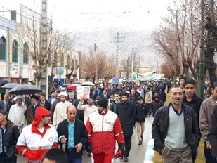 خروش مردم لردگان در دفاع از انقلاب اسلامی زیر باران رحمت الهی
