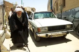 یک نگاه حرام، همه اعمال انسان را نابود می کند