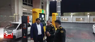 فرماندار اهواز در بازدید از جایگاه های سوخت:سوخت گیری خودروها بدون وقفه در حال انجام است