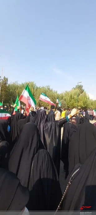 دانشجویان دانشگاه آزاد اسلامی کرج عاملانِ حمله تروریستی حرم حضرت شاهچراغ(ع) را محکوم کردند