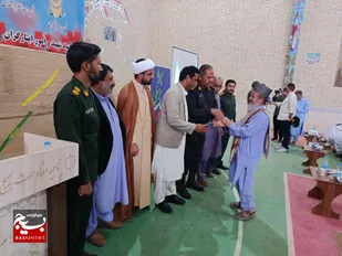 تکریم خانواده شهید والامقام &laquo;عبدالواحد ریگی&raquo; در همایش شهدای تفتان