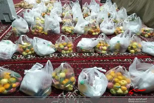 توزیع بسته&zwnj;های معیشتی توسط بسیجیان پایگاه امام حسین(ع) همدان
