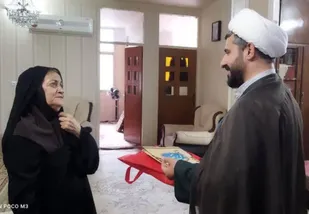 کمترین ادای دین به خانواده&zwnj;های شهدا دیدار با آنان است