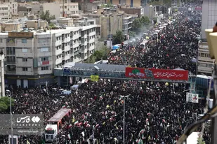 ملت زنده، نظام زنده؛ ایران، بیدارتر از همیشه در بدرقه شهیدان اقتدار