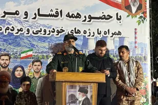 وحدت و تبعیت از رهبری، عامل عبور از توطئه&zwnj;های دشمنان است
