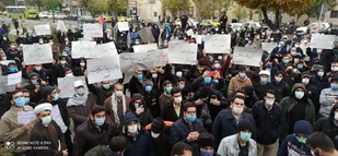 دانشجویان انقلابی در مقابل مجلس شورای اسلامی تجمع کردند / مطالبه اخراج بازرسان آژانس اتمی