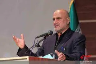 باید مثل شهداء همه وجودمان را وقف انقلاب و نظام کنیم