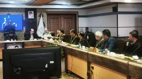 هنرمندان و اعضای بسیج هنرمندان قم به مناسبت هفته هنر با اکبر بهنام جو استاندار قم دیدار کردند
