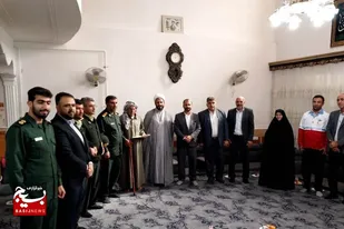 مسئولان شهرستان دیلم با خانواده شهید &laquo;جواد عبادی&raquo; دیدار کردند