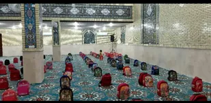 اهدای لوازم التحریر به دانش آموزان کم برخوردار در شادگان
