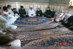 رئیس اداره ایثار گران ستاد کل نیرو&zwnj;های مسلح با پدر شهیدان محمدی در روستای آبادان دیدار کرد