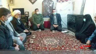 فرمانده سپاه ناحیه حضرت علی اکبر(ع) از خانواده شهداء مدافع حرم شهرستان اشتهارد دیدار کردند+تصاویر