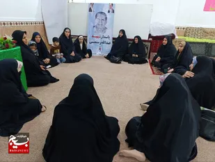 بانوان نقش مهمی در بصیرت بخشی به جامعه دارند