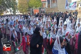 حضور پرشور اقشار مختلف مردم رزن در راهپیمایی ۱۳ آبان
