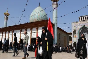 خبرنگاران ۱۵۰ رسانه ملی و بین&zwnj;المللی به زیارت حرم مطهر شاهچراغ (ع) مشرف شدند