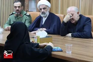 دیدار فرمانده و مسئول نمایندگی ولی&zwnj;فقیه در سپاه قدس گیلان با خانواده شهید مدافع امنیت  رضا سلمانی پیشه