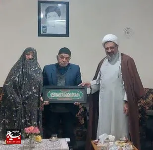 دیدار مسئول دفتر نمایندگی ولی فقیه سپاه صاحب الامر (عج) استان قزوین با خانواده معظم شهدا