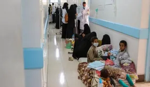 بحران فرآورده&zwnj;های نفتی یمن/مرگ هزاران بیمار روی &laquo;تخت&zwnj;های سفید&raquo;/ نانوایان از هیزم برای پخت نان استفاده می&zwnj;کنند