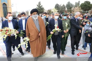 آیین مهمانی لاله ها در گلزارشهدای امامزاده محمد کرج برگزار شد