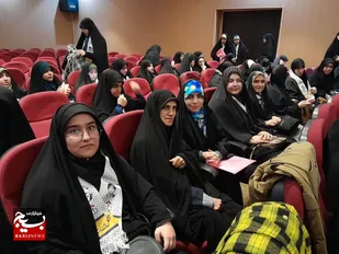 حضور دانش آموزان دختر بسیجی استان سمنان در مجمع عالی فاطمی