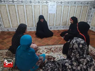 یک بانوی اسلامی باید از هویت خود آگاه باشد