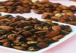برخورد وزارت بهداشت با توزیع کنندگان محصولات خوراکی آلوده