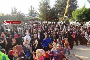 برگزاری جشن نیلوفرانه در محمد شهر/ تقدیر از دختران نمازگزار در روز تولد حضرت معصومه(س)+ عکس