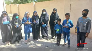 اهداء۲۴ بسته لوازم التحریر به دانش آموزان نیازمند توسط حوزه خواهران نرگس گلباف