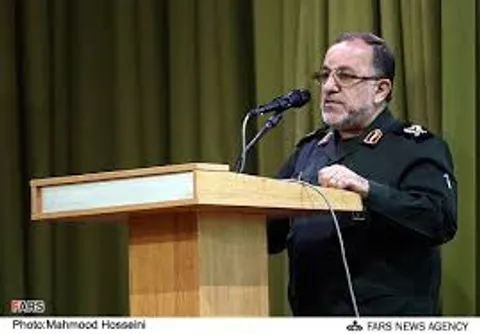 با وحدت و همدلی و برنامه های درست ضمن ناکارآمدی هدف دشمنان مشکلات جامعه رفع می شود/ رونمایی از سند سه جلدی شهید سلمان