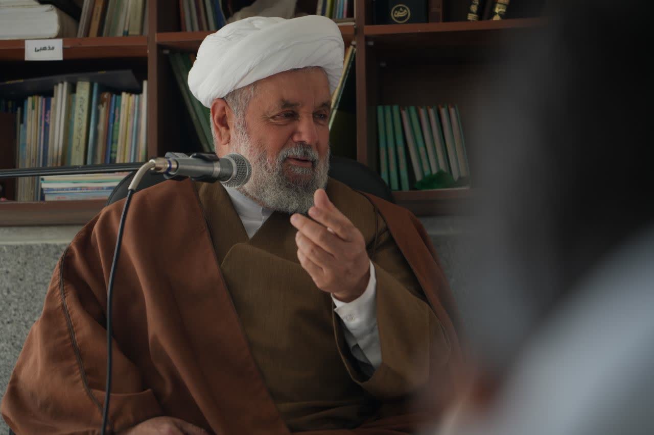 بصیرت و هوشیاری مردم در تاسی از اهل بیت (ع) زمینه‌ساز پیروزی جبهه حق است