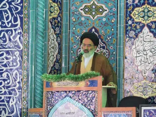 نماز جمعه تمرین وحدت است