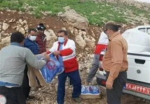 اولین محموله هلال احمر یزد به مناطق سیل زده کشور ارسال شد