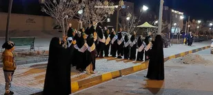گروه سرود آوای فتوح در سطح شهر گرمسار هنر نمایی کردند
