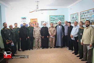 جمعی از کارکنان ناحیه سپاه حضرت جوادالائمه(ع) با امام جمعه دشتستان دیدار کردند