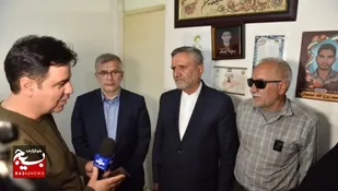 حضور وزیر تعاون، کار و رفاه اجتماعی و استاندار البرز در منزل شهید کارگر، سید روح الله عجمیان/نقش کارگران در جبهه های مختلف جمهوری اسلامی و جهاد خودکفایی بی بدیل است