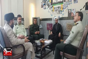 دیدار کارکنان دفتر نمایندگی سپاه ناحیه رزن با امام جمعه و مسئول عقیدتی سیاسی فرماندهی انتظامی رزن