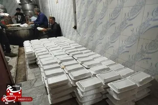 پخت و توزیع ۴۰۰ پرس غذای نذری به همت پایگاه شهیده ترکان در روز اربعین حسینی