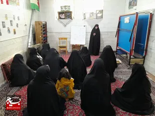 تحکیم خانواده، به معنای حفظ جامعه اصیل و با عزت است