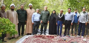 دیدار با خانواده معزز شهدا افتخاری بزرگ برای همه است