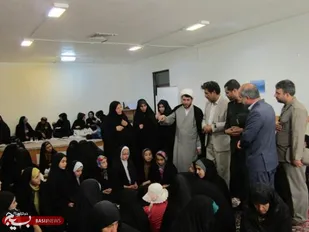جوانان باید به سمت و سوی اقتصاد مقاومتی بروند