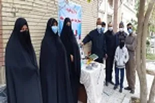 برگزاری یادواره شهید محله، آبروی محله در جلوی منزل شهید محسن کول