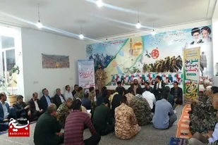 دیدار مسئولین شهرستان اقلید با امام جمعه به مناسبت هفته دفاع مقدس
