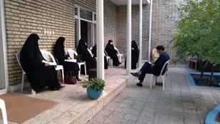 نشست صمیمی نماینده مردم زنجان وطارم در مجلس با بانوان طلبه استان زنجان