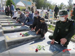 مزار شهدای  چادگان غبار روبی و عطر افشانی شد