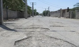 حضور رییس بسیج سازندگی کشور همراه با گروه جهادی بقیه الله در شهرستان عنبرآباد استان کرمان