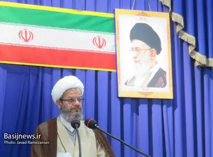 جوانان انقلابی، گفتمان انقلاب اسلامی را در بین هم نسل&zwnj;های خود رایج کنند