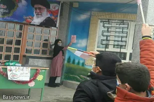 نواختن زنگ استکبارستیزی در مدارس دمق